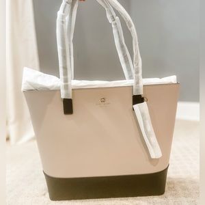 Gently used, ~2x. Good condition. Kate Spade Sawyer Street Colorblock tote.